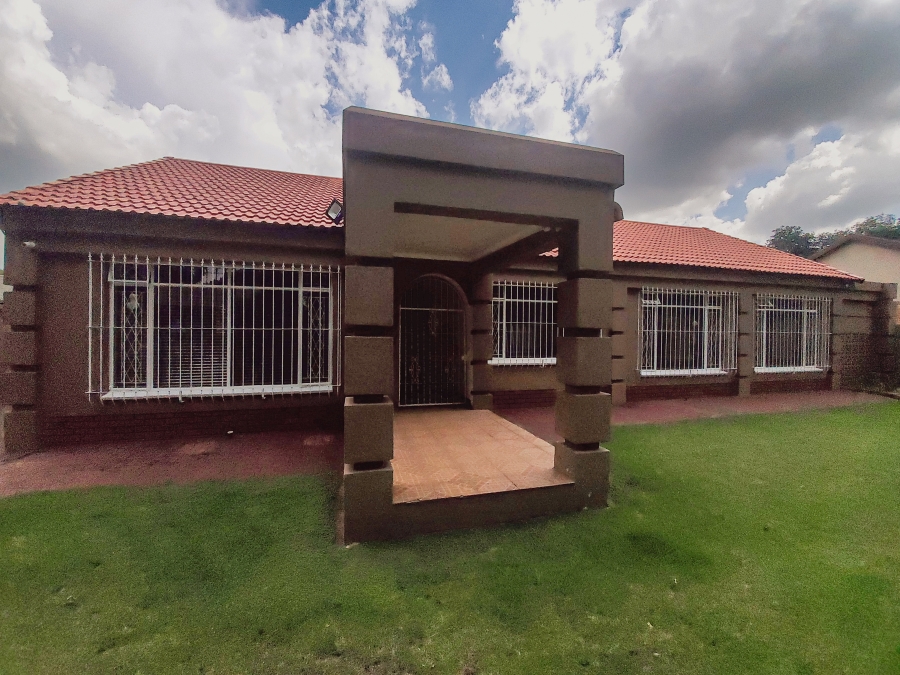 3 Bedroom Property for Sale in Vaalpark Free State